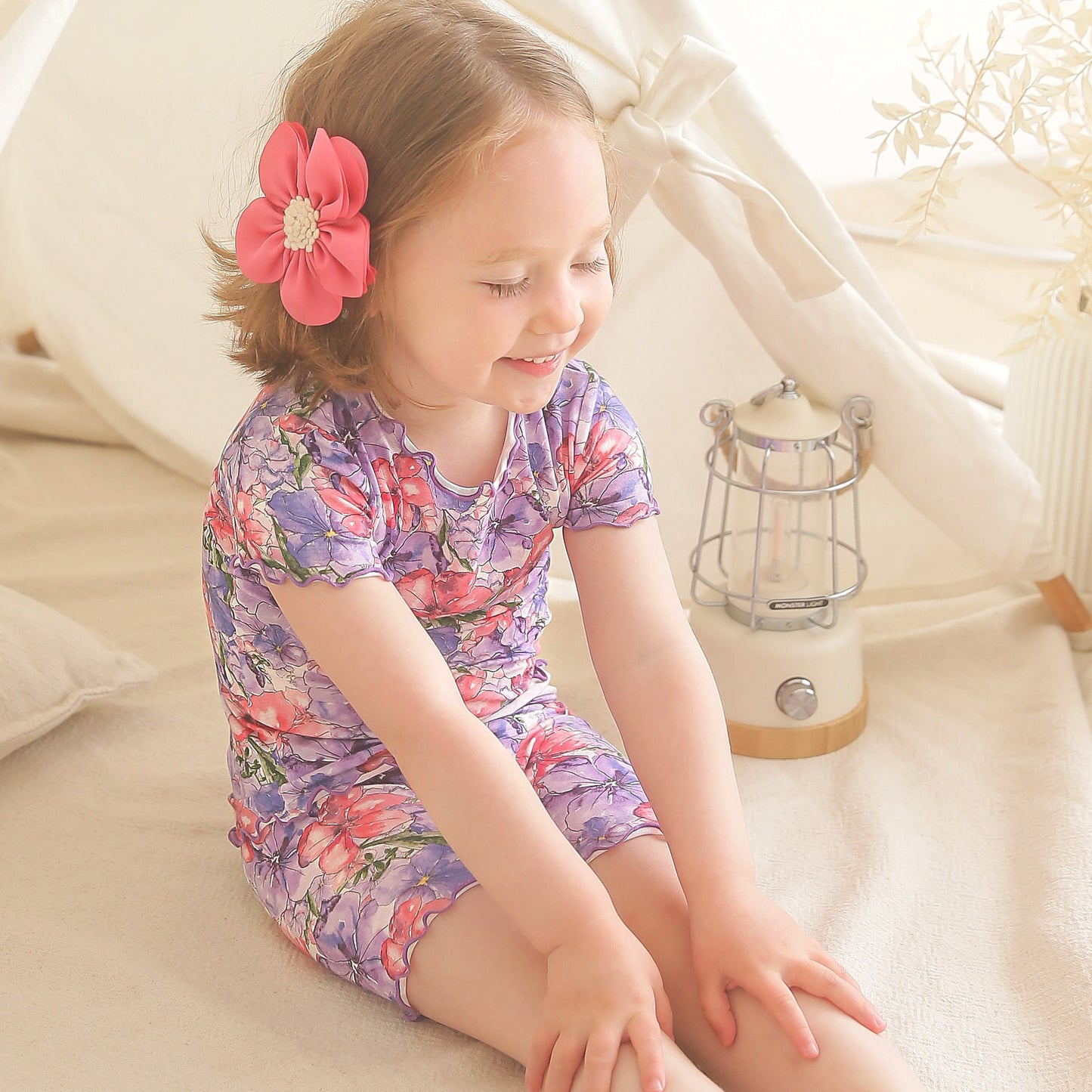 Short-sleeved flower shirring